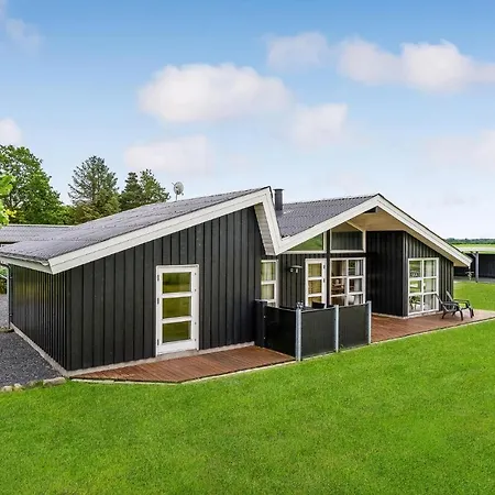 4 Bedroom In *