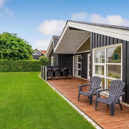 4 Bedroom In *
