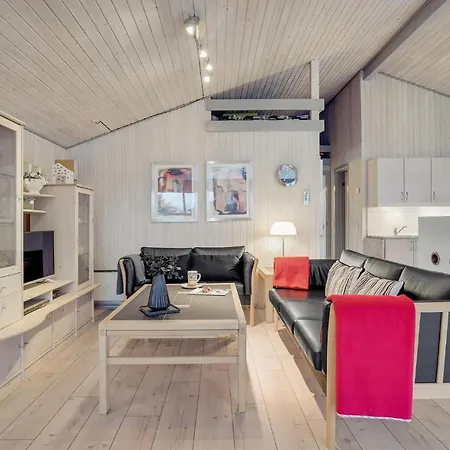Ferienhaus 4 Bedroom In *