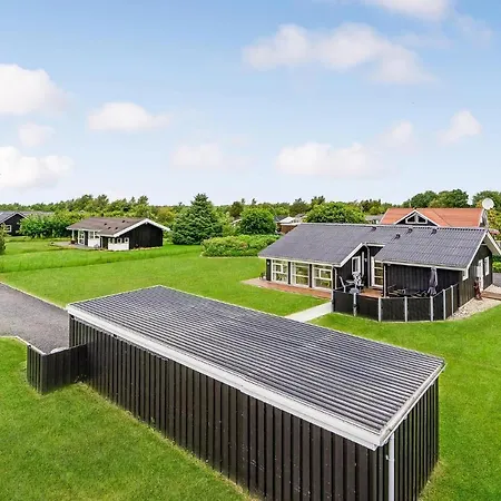Holiday home 4 Bedroom In *