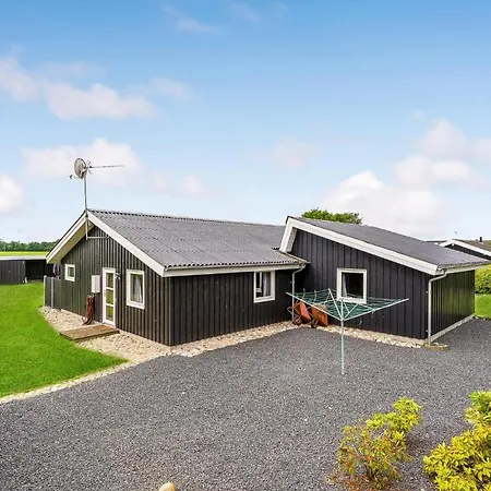 4 Bedroom In Holiday home *